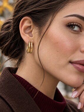 Chunky Double C Split Hoop Earrings 18K Gold Plated 316L Steel Old Money 1"